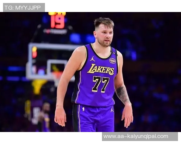 东契奇湖人首季已达17场3055追平浓眉仅用35场表现惊艳