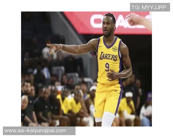 雷迪克称赞布朗尼成长显著G联盟经历助力他的全面提升