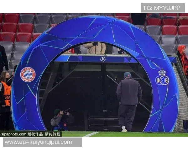 孔帕尼谈穆西亚拉缺阵并称于帕有望成为世界顶级后卫之一