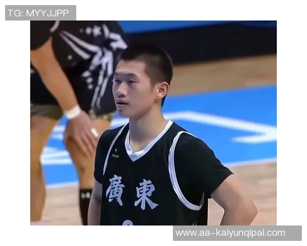 何文炜关键时刻表现出色全场贡献10分6板6助3断助力球队胜利 何文炜关键时刻表现出色全场贡献10分6板6助3断助力球队胜利